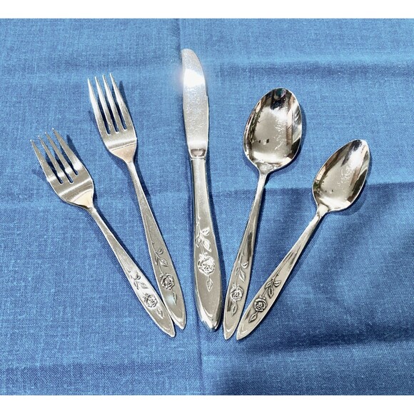 65 Piece Set Oneida Stainless 5-Pc Place Settings for 12 My Rose Pattern - Picture 8 of 16